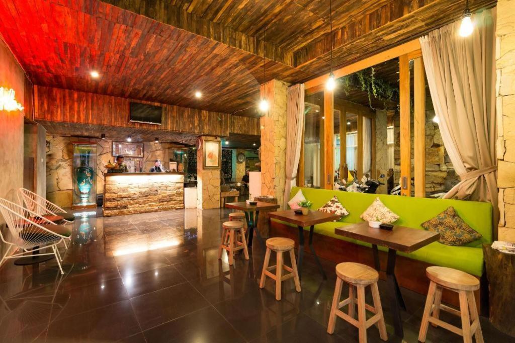 Hadi Poetra Hotel Kuta Lombok Exterior foto