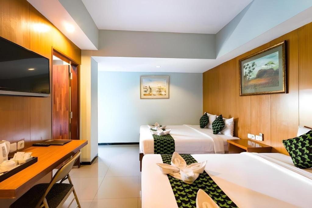 Hadi Poetra Hotel Kuta Lombok Exterior foto